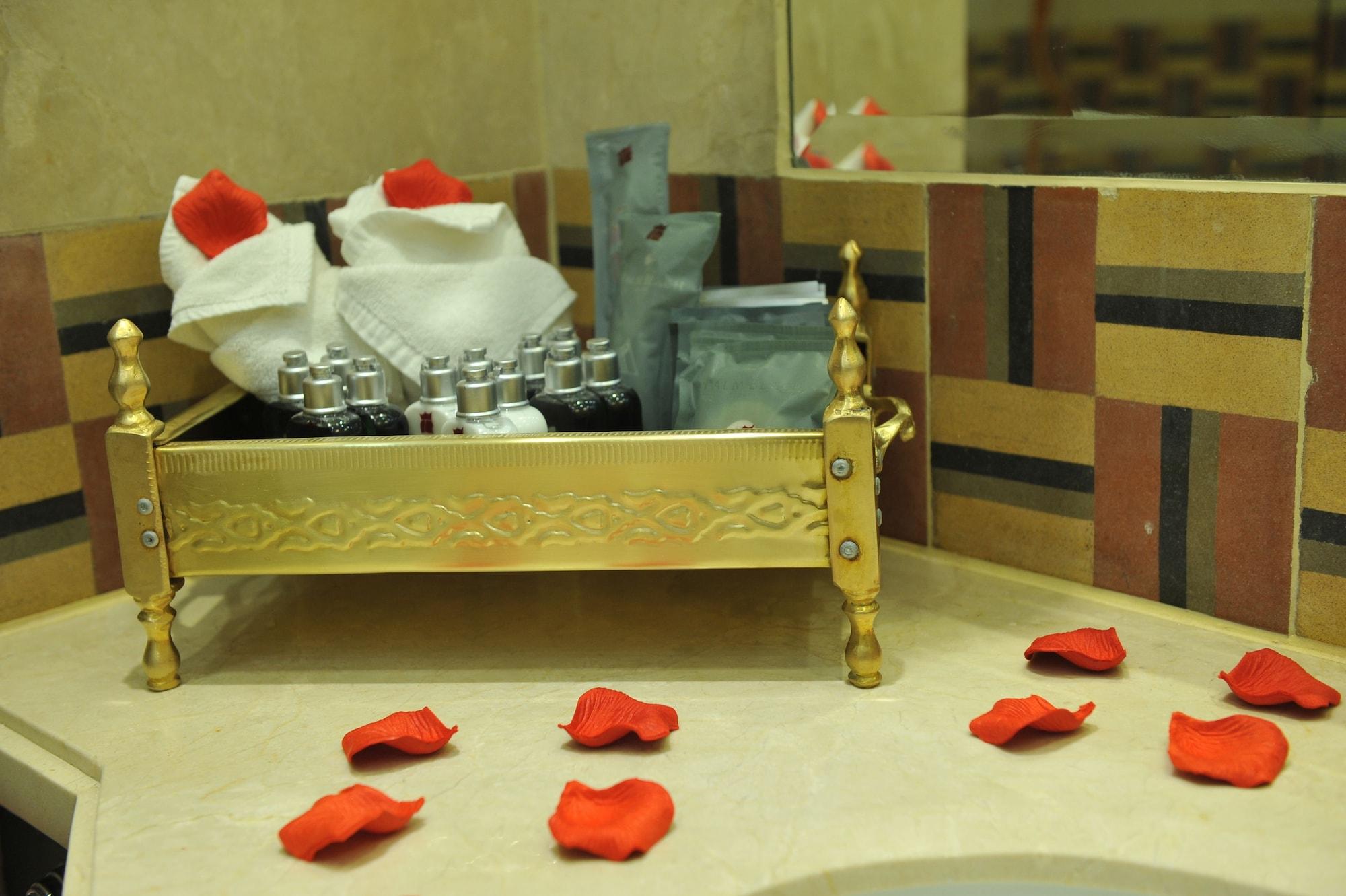 Warwick Palm Beach Hotel Бейрут Экстерьер фото