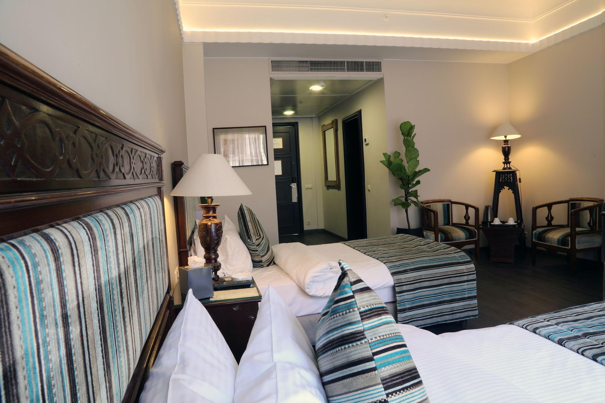 Warwick Palm Beach Hotel Бейрут Экстерьер фото