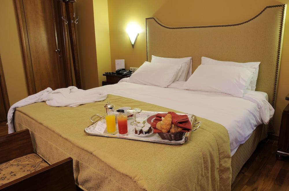 Warwick Palm Beach Hotel Бейрут Экстерьер фото