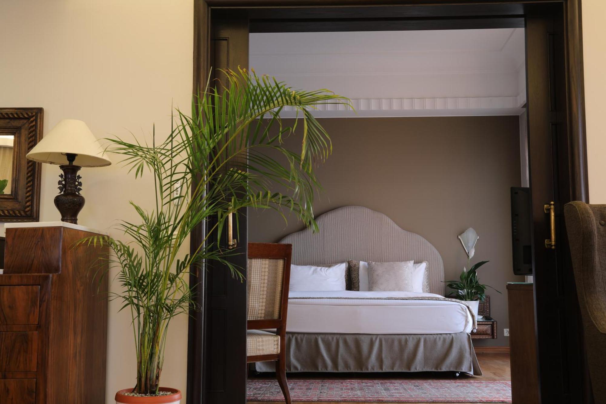 Warwick Palm Beach Hotel Бейрут Экстерьер фото