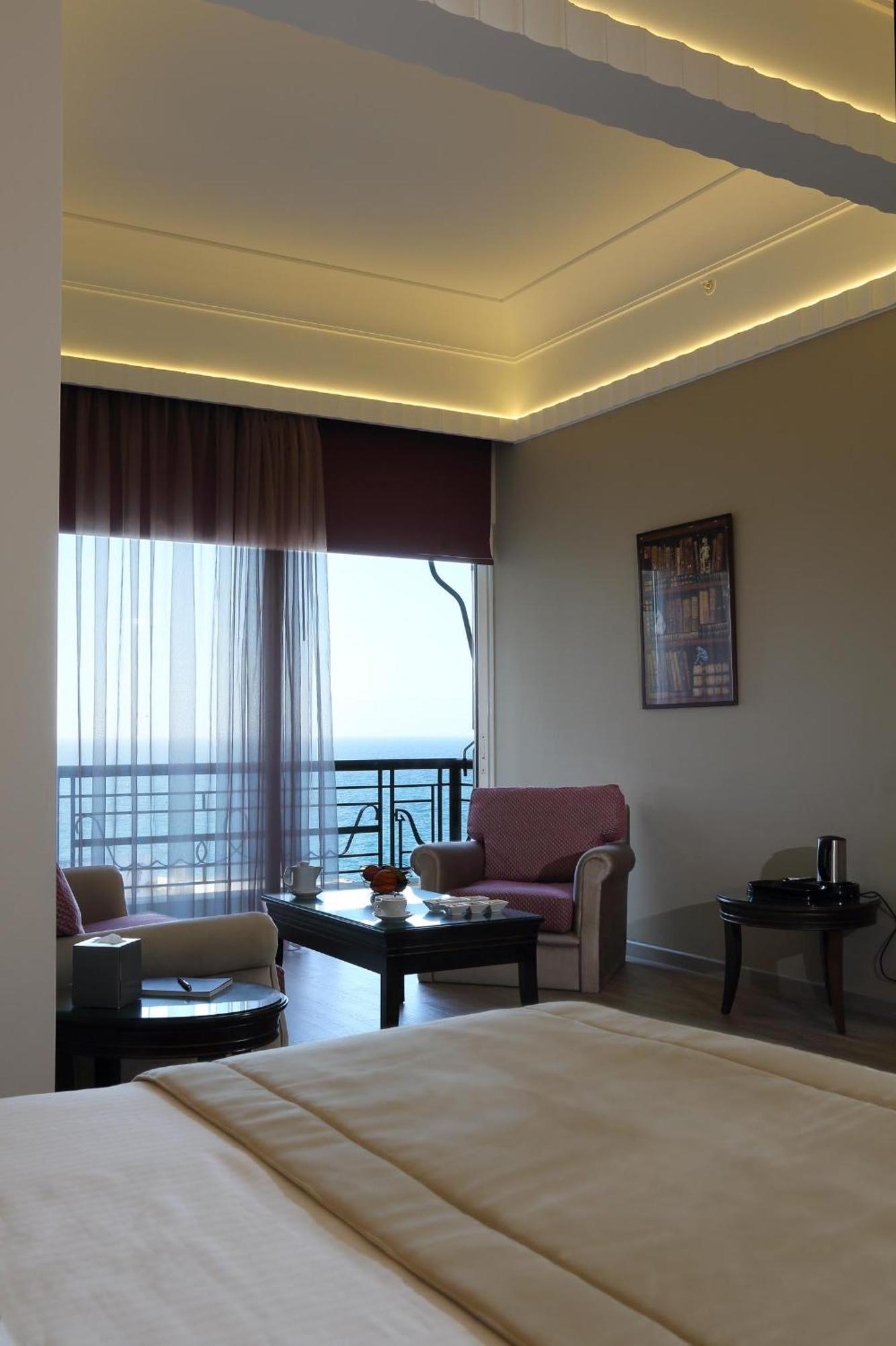 Warwick Palm Beach Hotel Бейрут Номер фото
