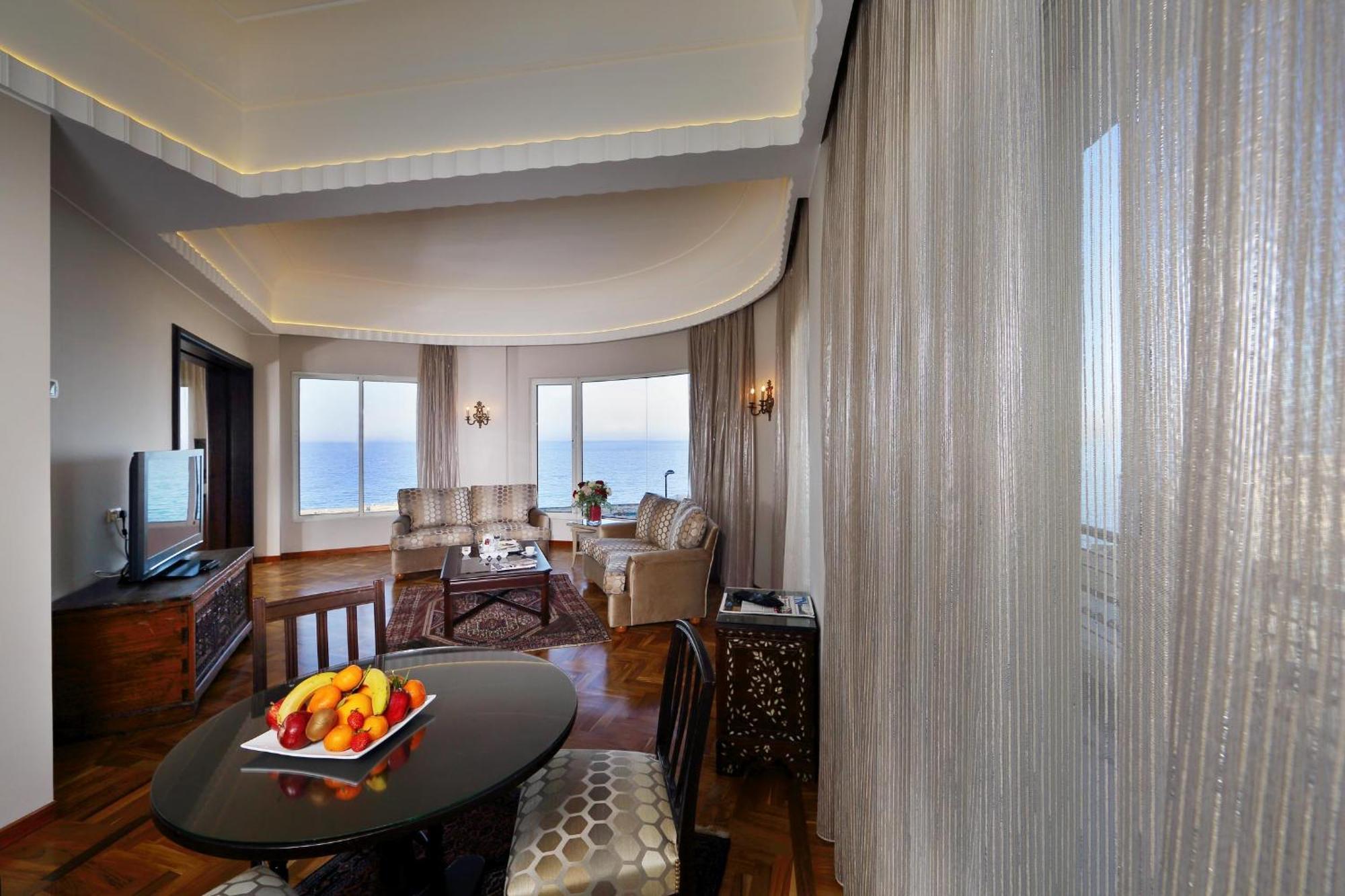 Warwick Palm Beach Hotel Бейрут Номер фото