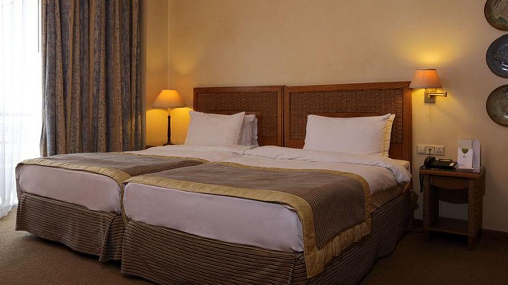 Warwick Palm Beach Hotel Бейрут Экстерьер фото